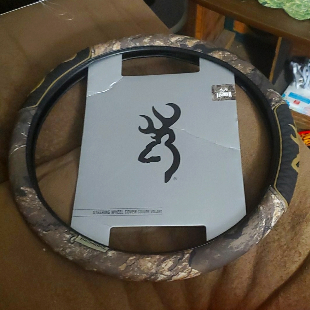 Steering wheel cover